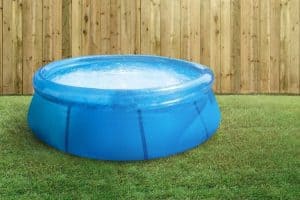 בריכה מתנפחת הלהיט הבא של הקיץ 