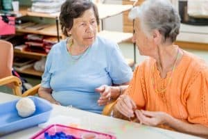 מרכז יום לקשיש בשביל טיפול מקצועי