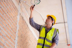 מצילים חיים - כיצד בדיקות חשמל תקופתיות יכולות להציל את חייכם?