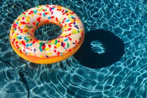 בריכה נוצצת בלי לעבוד קשה - הכירו את הרובוטים המתקדמים