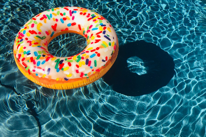 בריכה נוצצת בלי לעבוד קשה - הכירו את הרובוטים המתקדמים